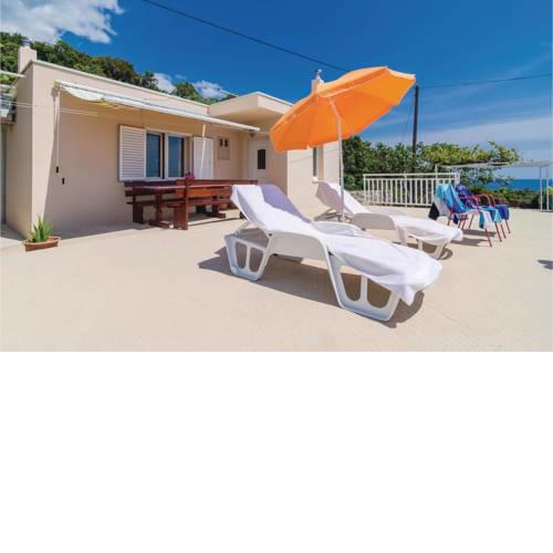 One-Bedroom Apartment in Gruda