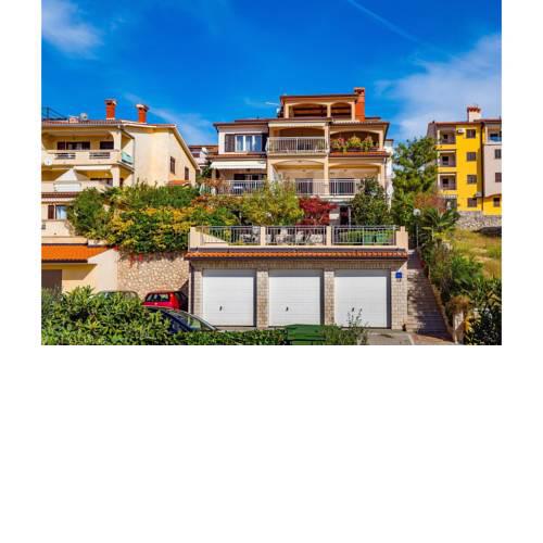One-Bedroom Apartment in Rabac