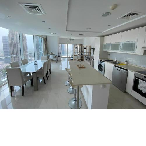 One bedroom apartment with pool & gym near Marina