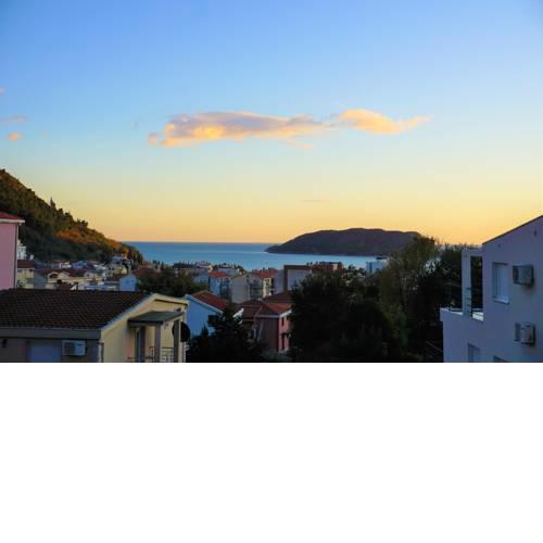 One bedroom apartment with sea view in Budva