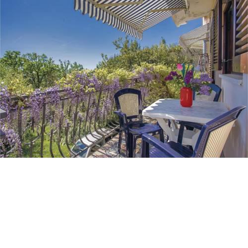 One-Bedroom Apartment with Sea View in Icici