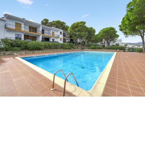 One bedroom appartement at Llanca 200 m away from the beach with sea view shared pool and furnished terrace