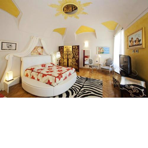 One bedroom appartement with shared pool enclosed garden and wifi at Mondovi Piazza CN