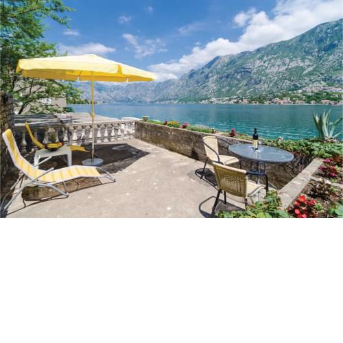 One-Bedroom Holiday Home in Kotor
