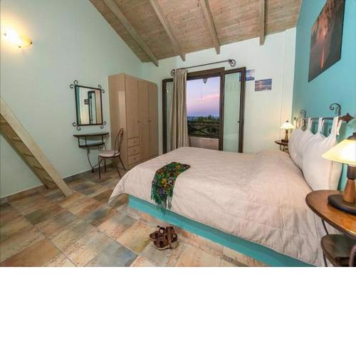 One Bedroom Maisonette with Sea View