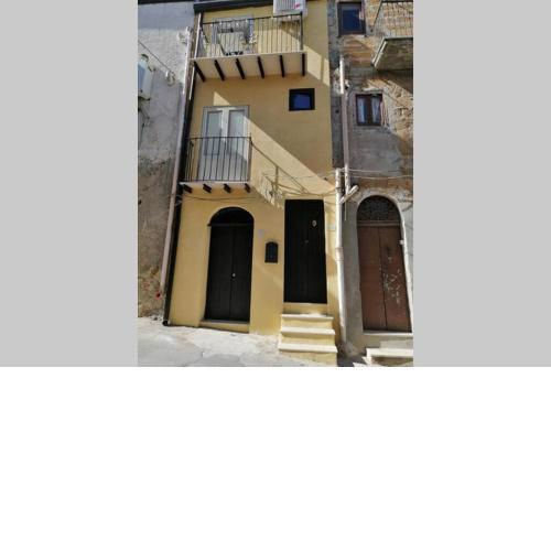 One bedroom townhouse- Suitable for remote working