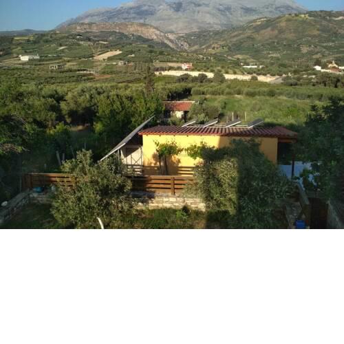 One room eco lodge in the wine growing area Dafnes