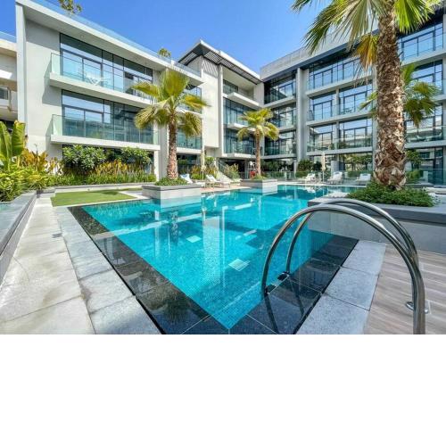 Onyx Studio with Fantastic Pool View in JVC