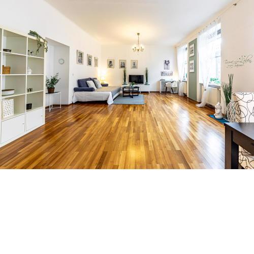 OPAL DREAM - Stylish Living with Good Connections by JR City Apartments