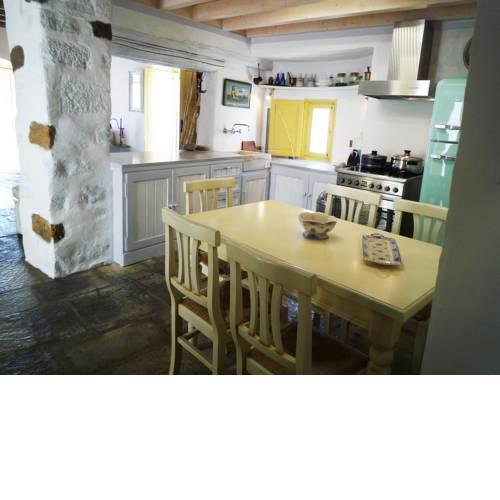 Open Space House at the Castle of Chora, Serifos