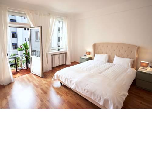 Operastreet City-Center Premium Apartment