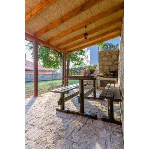 Orahovac Stone House
