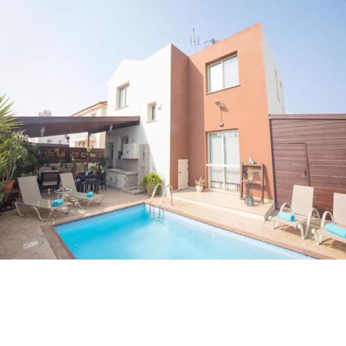 ORANGE VILLA 3 BEDROOM WITH POOL