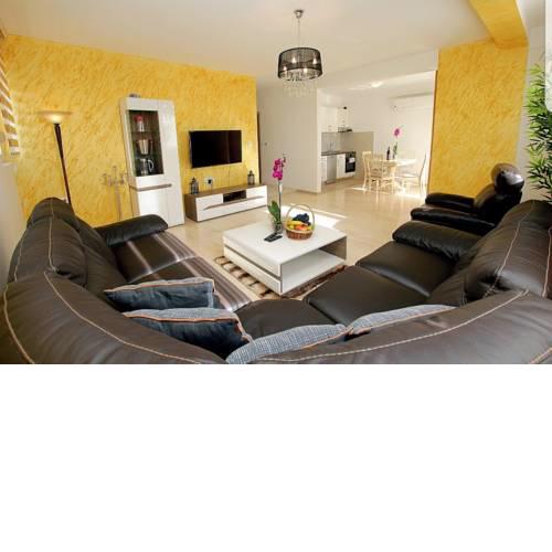 Orient Apartments