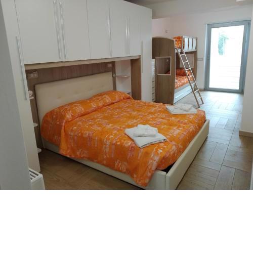 ORISTANO CAMERA ARANCIO max 3pers,BAGNO,USO CUCINA