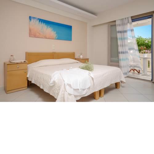 Ormos Holiday Studios