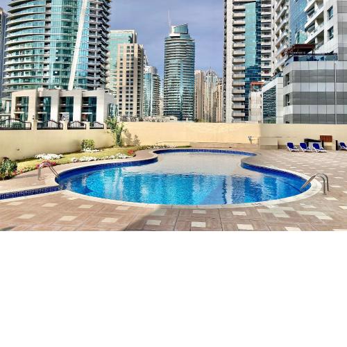 OYO 1046 Home Marina Diamond Tower