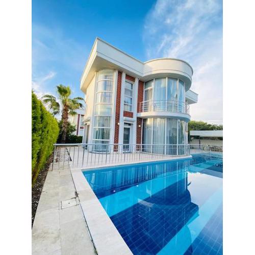 Özel havuzlu Villa