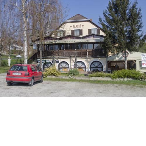 Páhok Vendéglő-Panzió