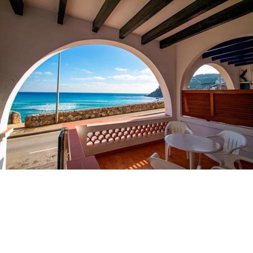 Palamos Villa Sleeps 6 WiFi