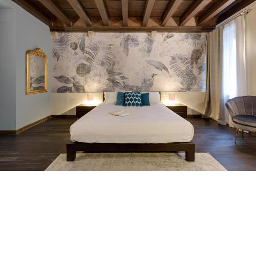 Palazzo Duomo Elegant Suites with WiFi & AC