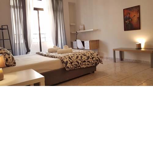 Palette Apartment Champagne - Athens Center, 6 BD, 3 BATH