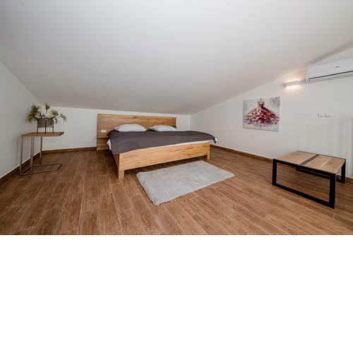 Palit 497/D, Apartment F