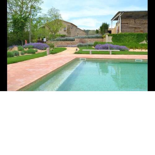 Pals Villa Sleeps 3 with Pool and Air Con