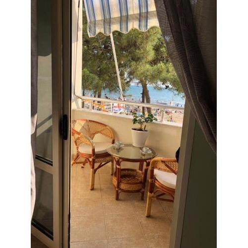 Pandora's Seaview Apartment