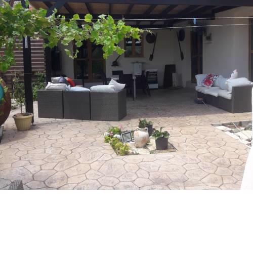 Panis Houses