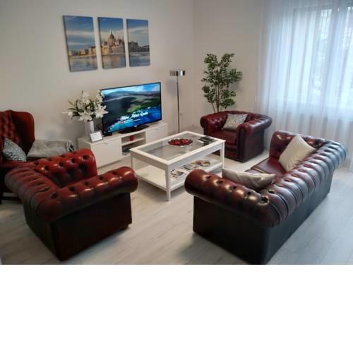 Pannónia Luxury Apartman with WIFI and Balcony