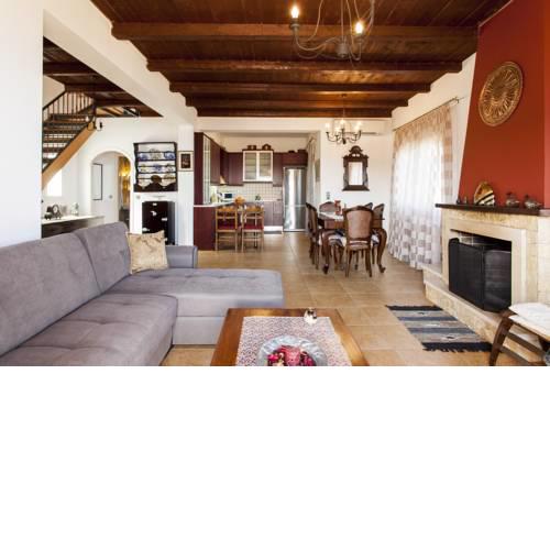 Panorama TraditionalHouse