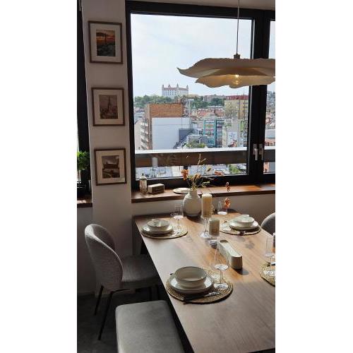 Panorama View Design Apt in Old Town - Free Parking