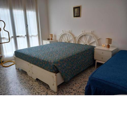 Panoramic apartment a few steps from the sea with garage
