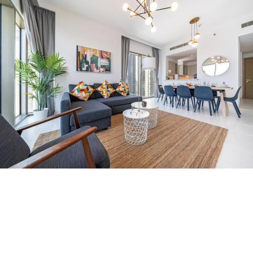 Panoramic Burj Views - Lovely 3BR in Creek Harbour