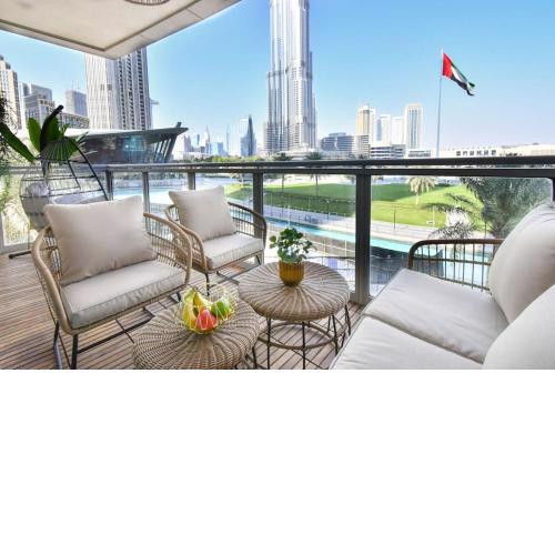 Panoramic Burj&Fountain View 3 En-suite BR+Office Residence