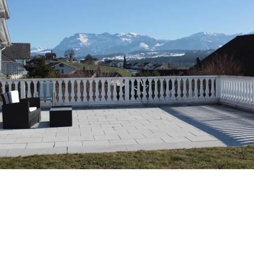 Panoramic mountain view home