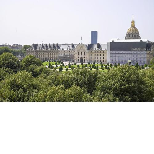 Panoramic Rooftop Invalides