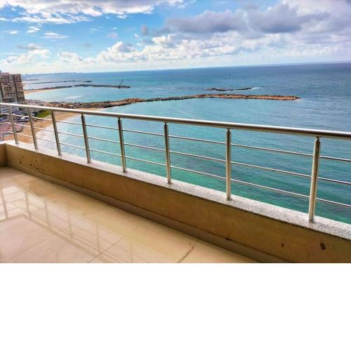 Panoramic Sea View Flat