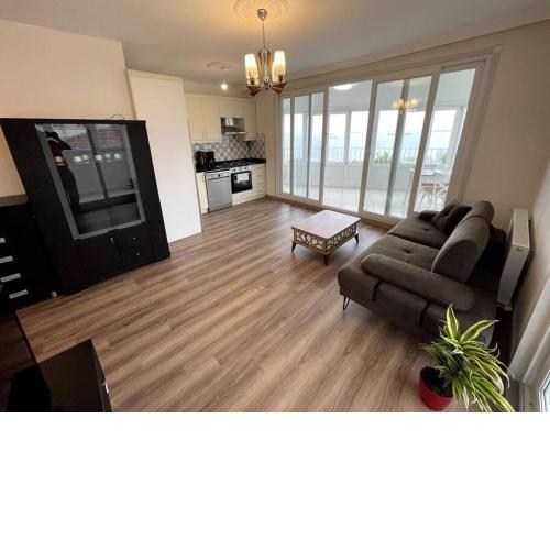 Panoramic Sea View, Sunny top floor, Walk to Sea R