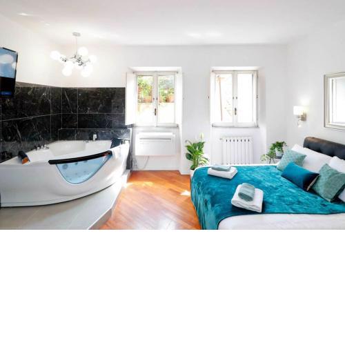 Pantheon Amazing Jacuzzi Suite