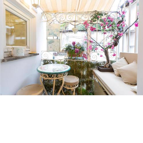 Pantheon Romantic Loft