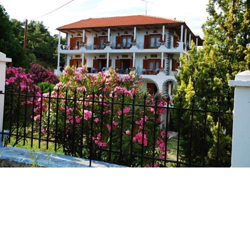 Pantheon Studios & Apartments