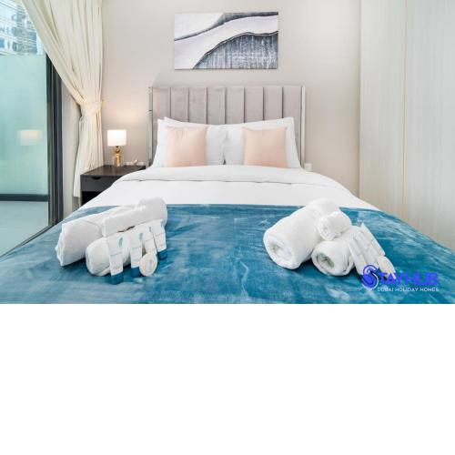 Paradise Found: 1BR Canal View