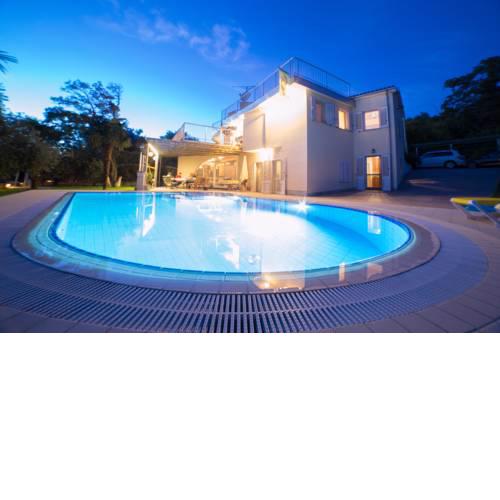 Paradise with Sea View Apartment