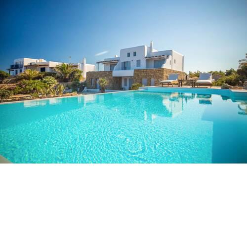 Paraga Villa Sleeps 12 with Pool and Air Con