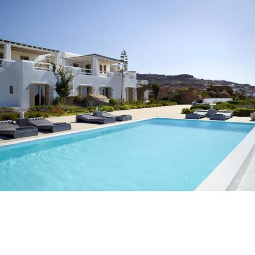 Paraga Villa Sleeps 32 with Pool and Air Con