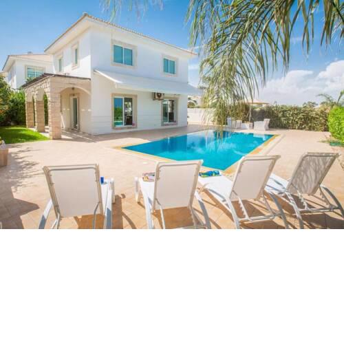 Paralimni Villa Sleeps 6 with Pool Air Con and WiFi
