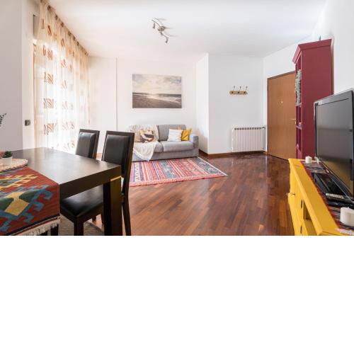 PARCHEGGIO GRATUITO Casa di Lusso, Treno e Aereoporto