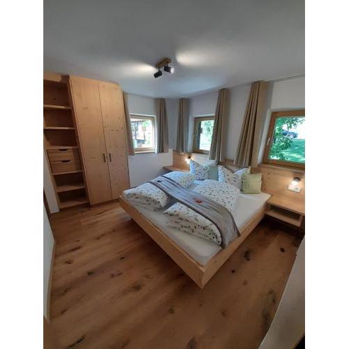 Pardellerhof Lüsen Doppelzimmer Nussbaum
